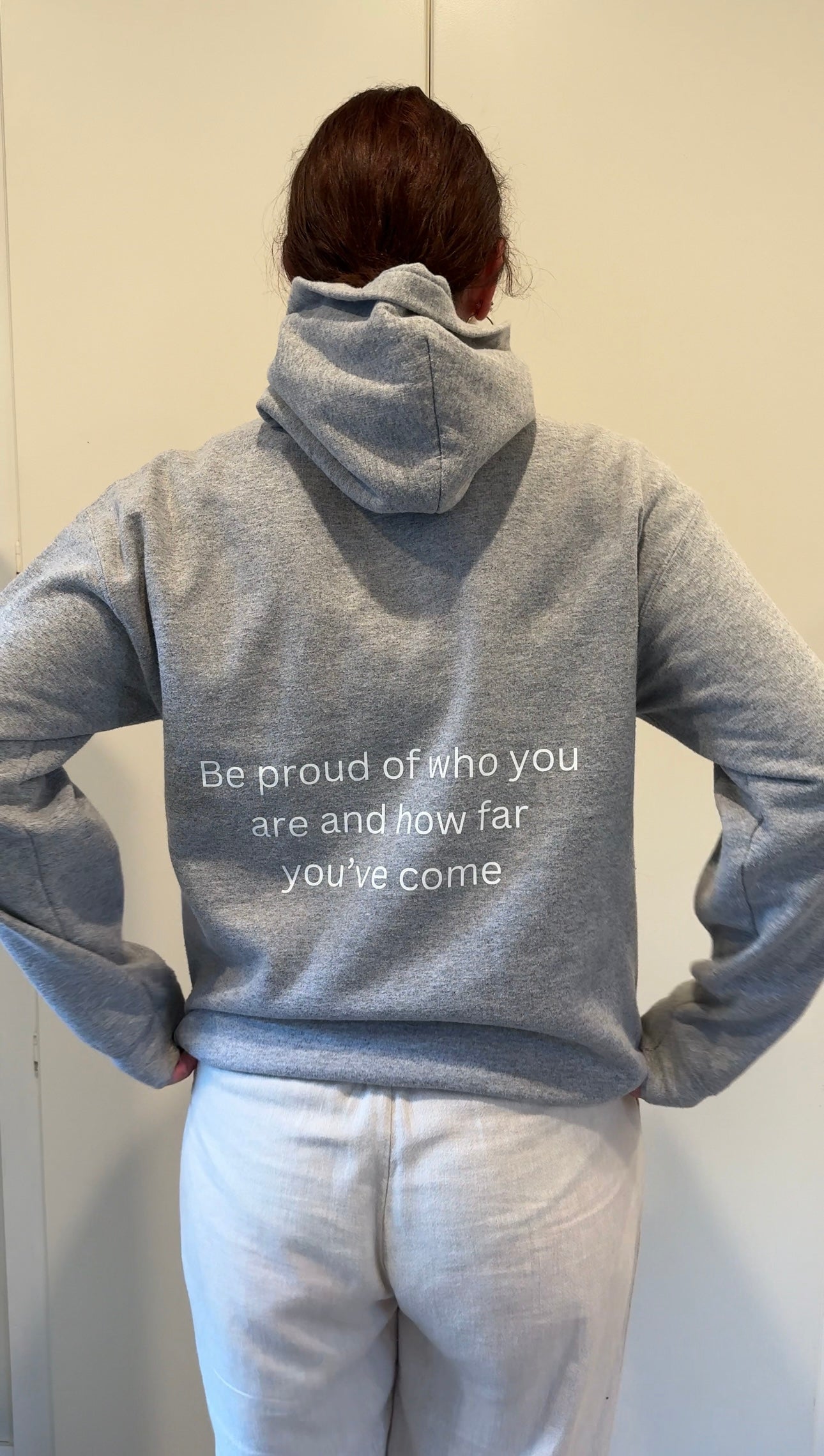 'Proud' hoodie in Sport grey
