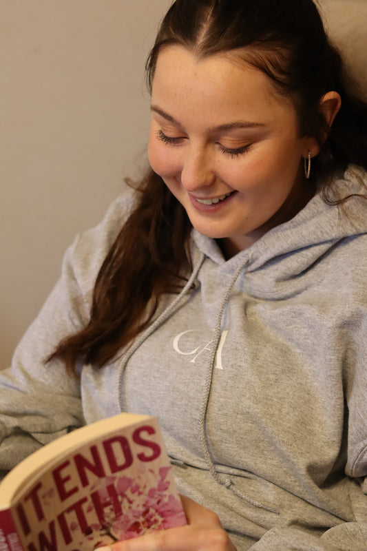 'Proud' hoodie in Sport grey